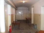 Piwnice WUBP w Olsztynie z lat 1945-1956 przy ul. Dąbrowszczaków 44 - korytarz aresztu